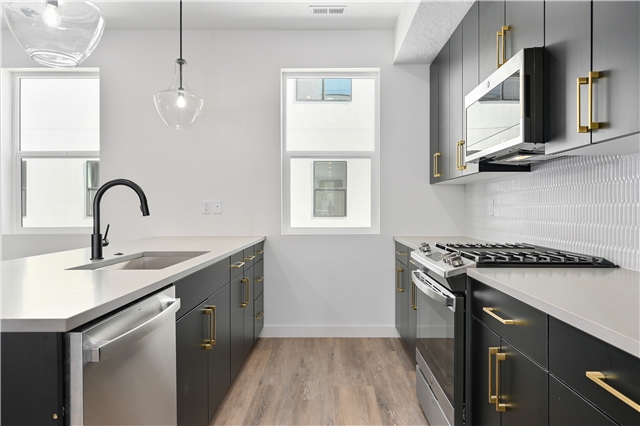 Centerville Townhome: 557 W 620 N