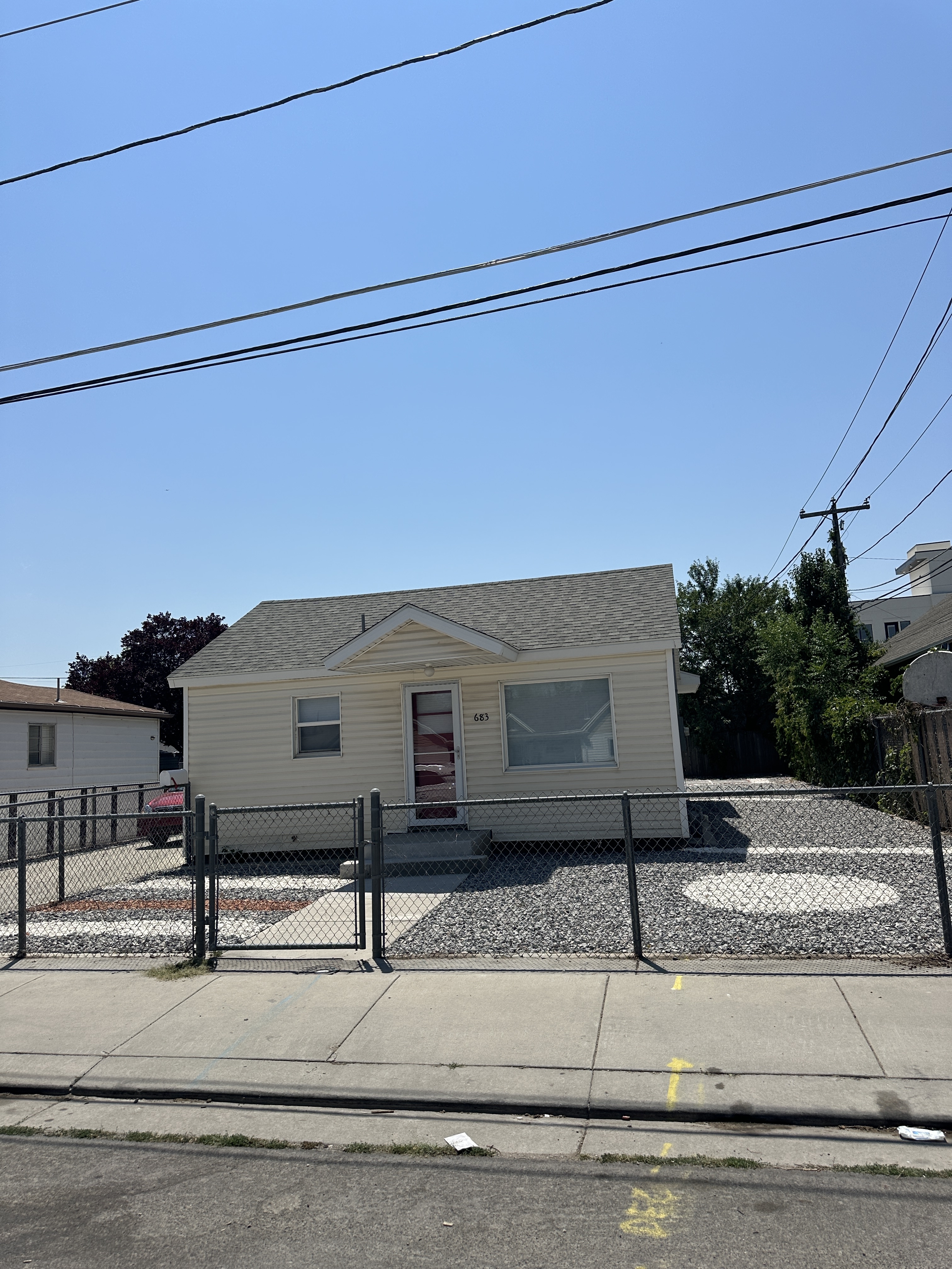 Midvale House: 683 W 6th Ave