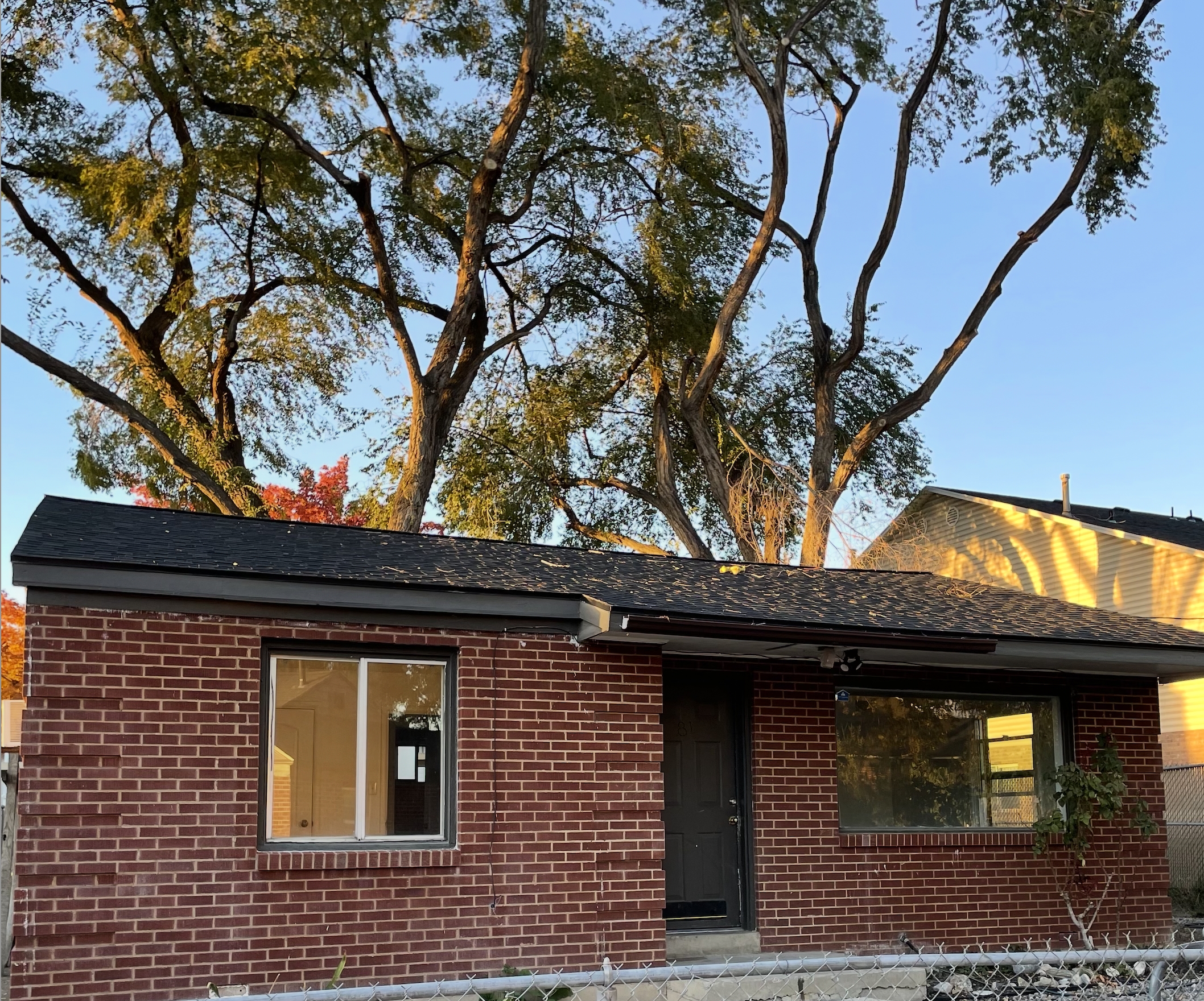 Pleasant Grove House: 411 E State Rd