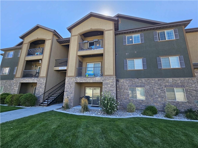 Saratoga Springs Condo: 203 E Jordan Ridge Blvd