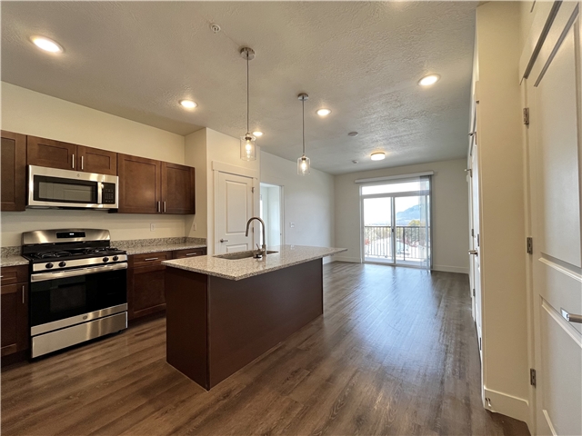 South Ogden Apartment: 955 Country Hills Dr