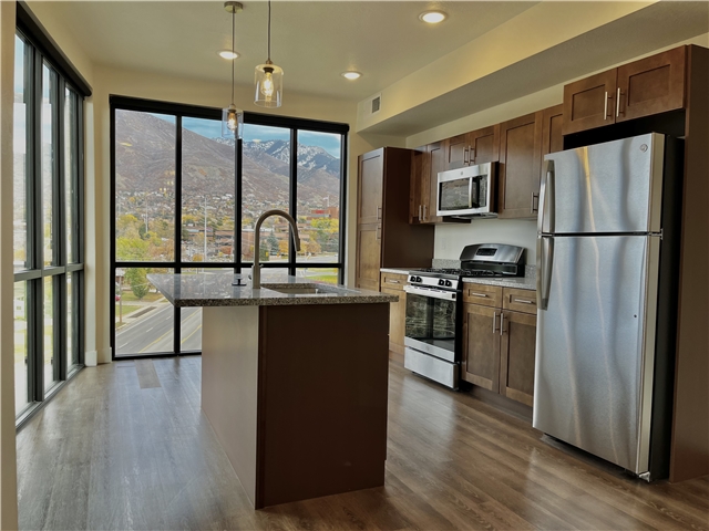 South Ogden Apartment: 955 Country Hills Dr
