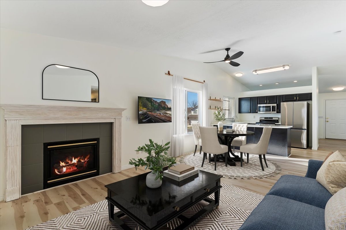 Syracuse House: 2093 Lake Mesa Dr S