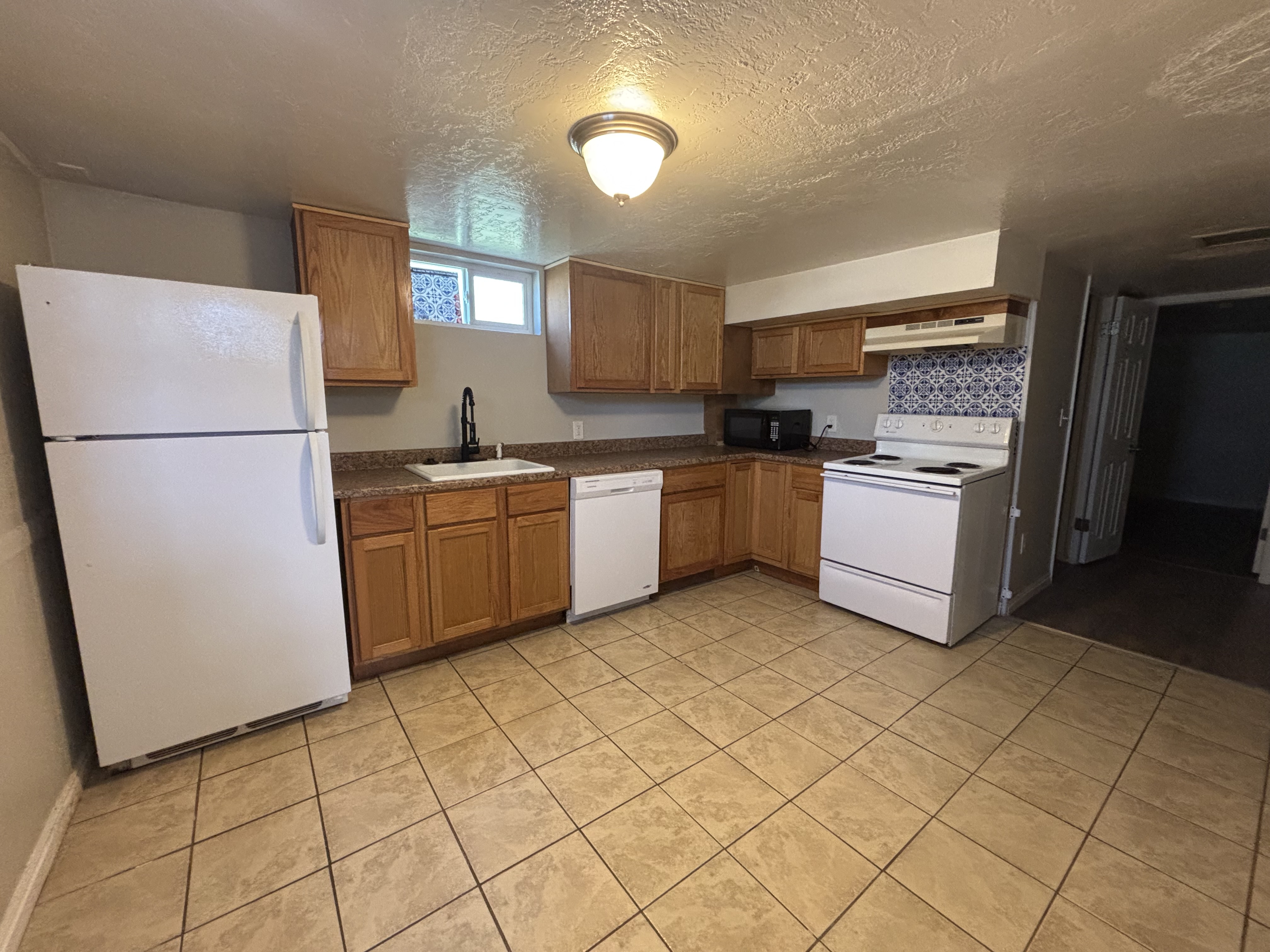 Ogden In-Law/Basement: 560 4th St
