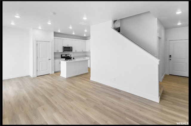 Tremonton Townhome: 947 W 910 N