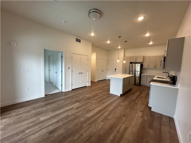 Draper Apartment: 12358 S Pony Express Rd