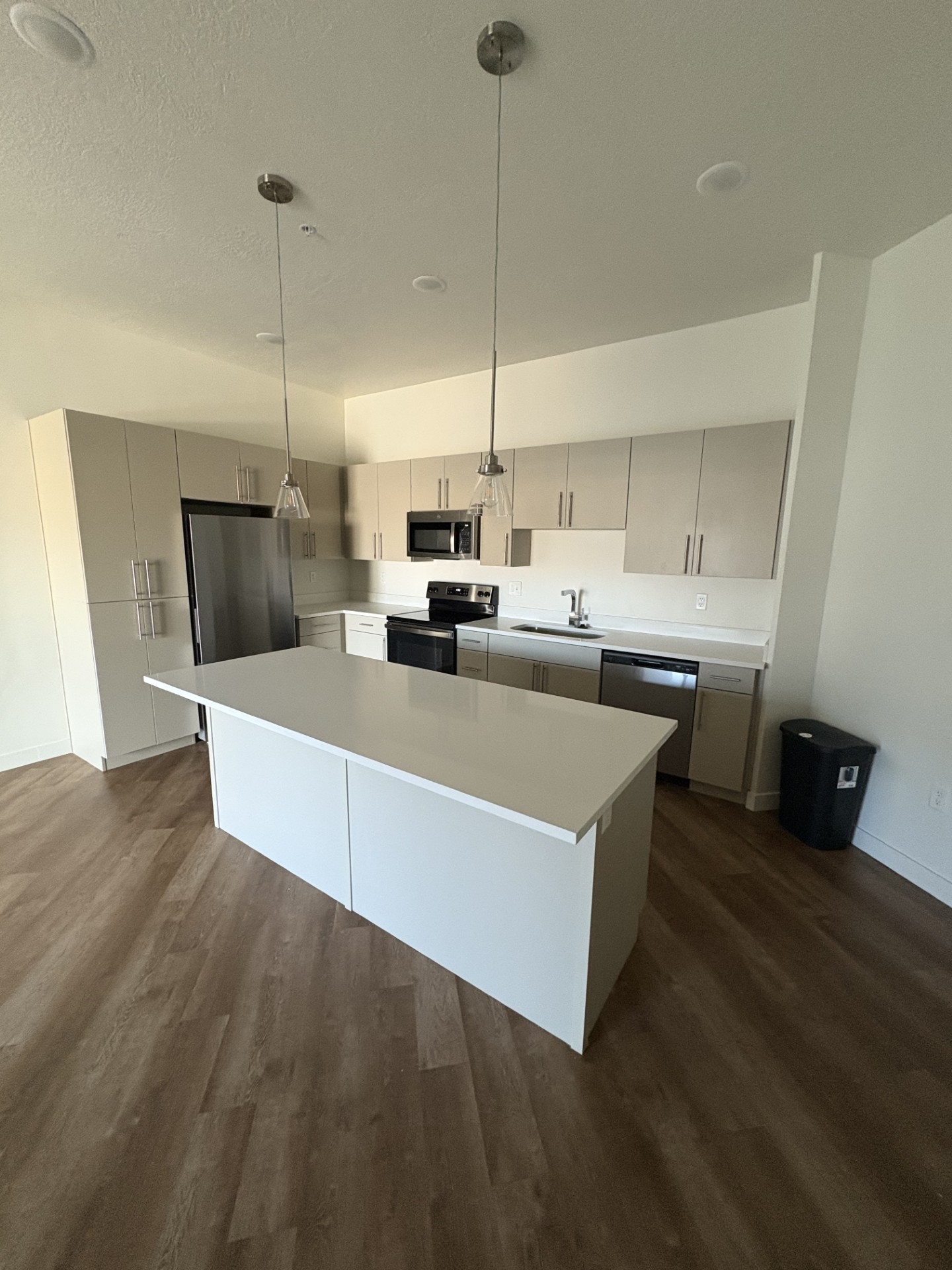 Draper Apartment: 12358 S Pony Express Rd