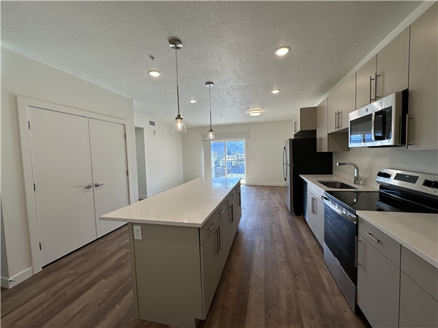 Draper Apartment: 12358 S Pony Express Rd