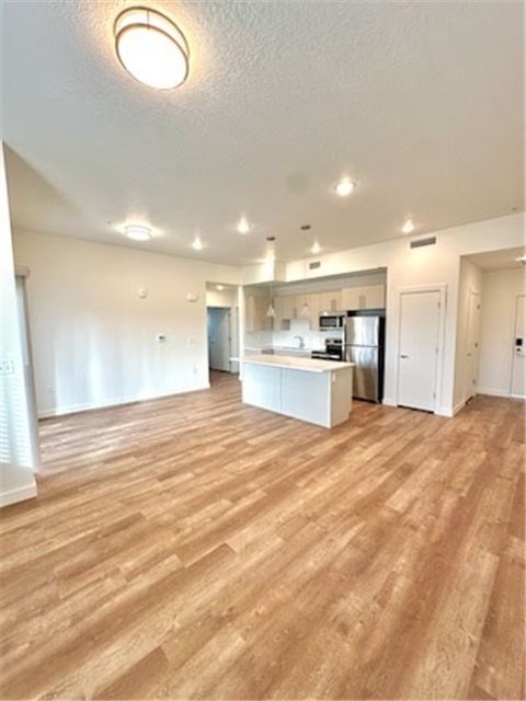 Draper Apartment: 12358 S Pony Express Rd