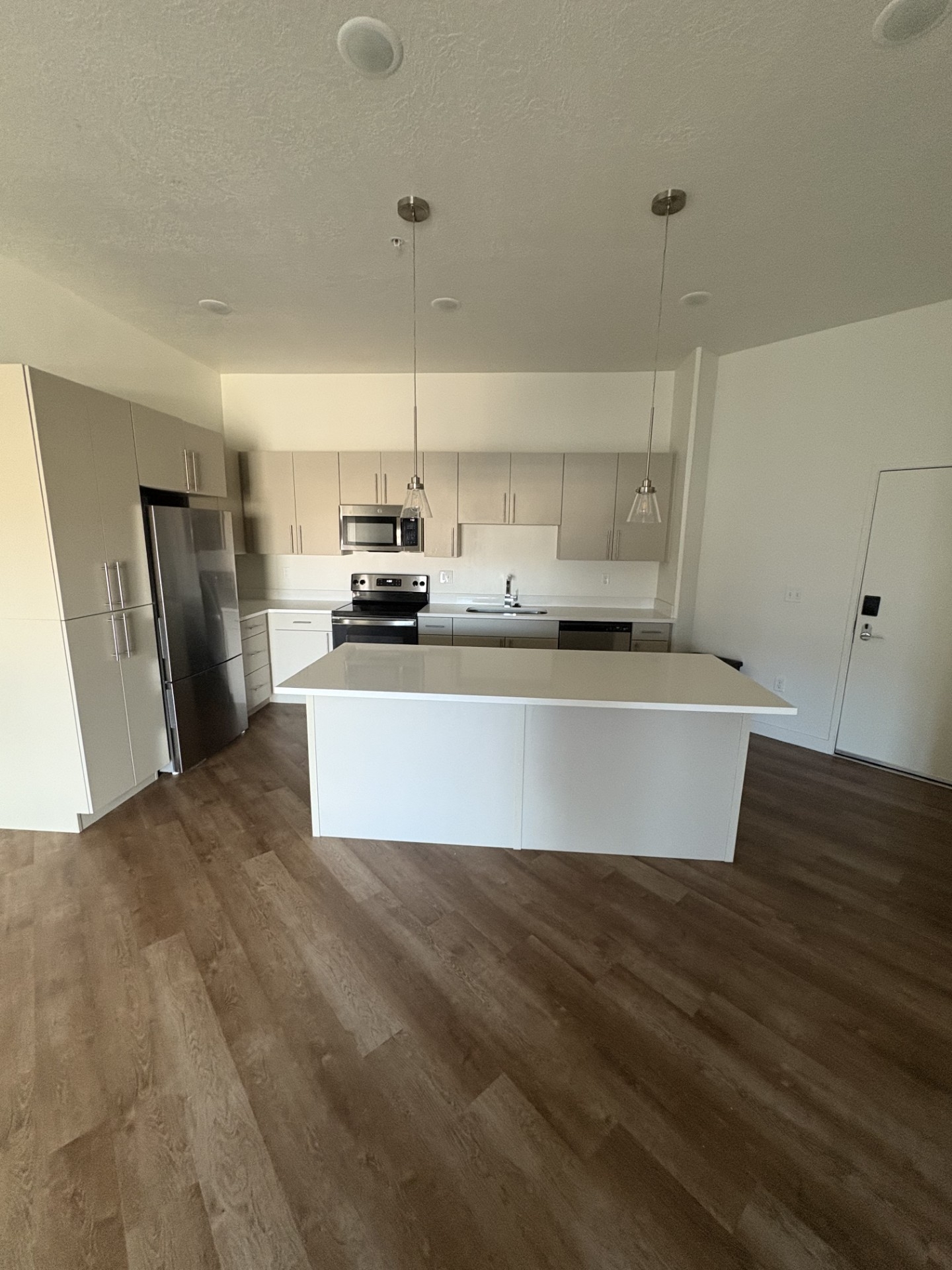 Draper Apartment: 12358 S Pony Express Rd