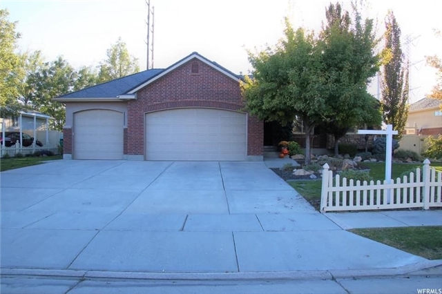 Layton House: 974 Bridgecreek Ln