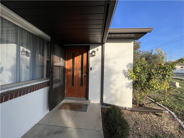 Draper House: 653 E Pioneer Rd