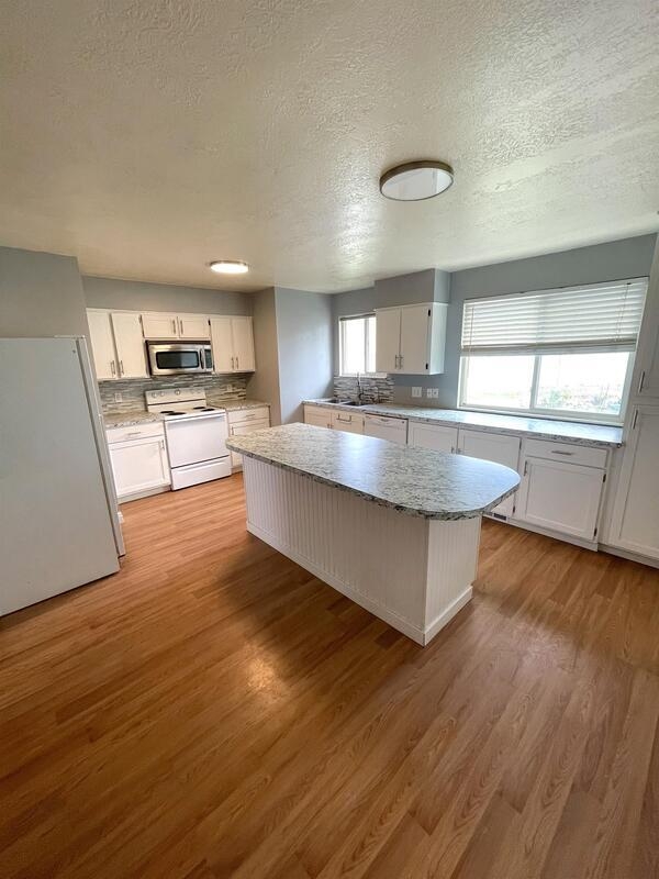 Tooele Single Room: 474 N Mayo Cir