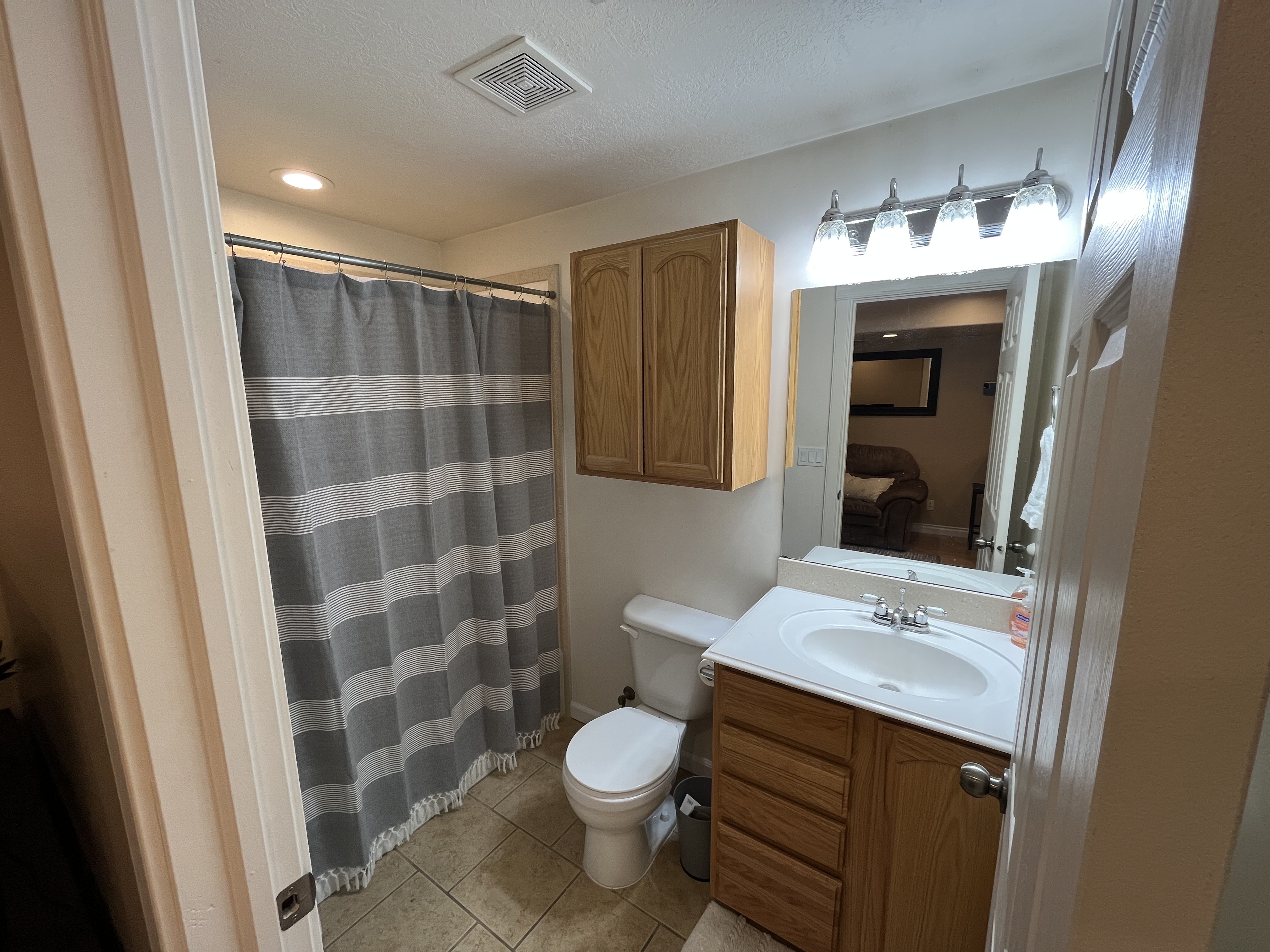 Kaysville Apartment: 8 S Angel St