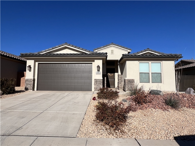 Washington House: 176 W Camino Oso Dr