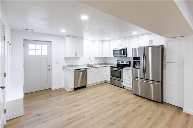 Eagle Mountain Apartment: 3583 N Sparrow Ln