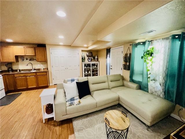 West Valley City In-Law/Basement: 7027 W Dalmatian St