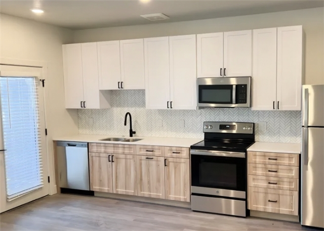 Provo Apartment: 440 W River View Way