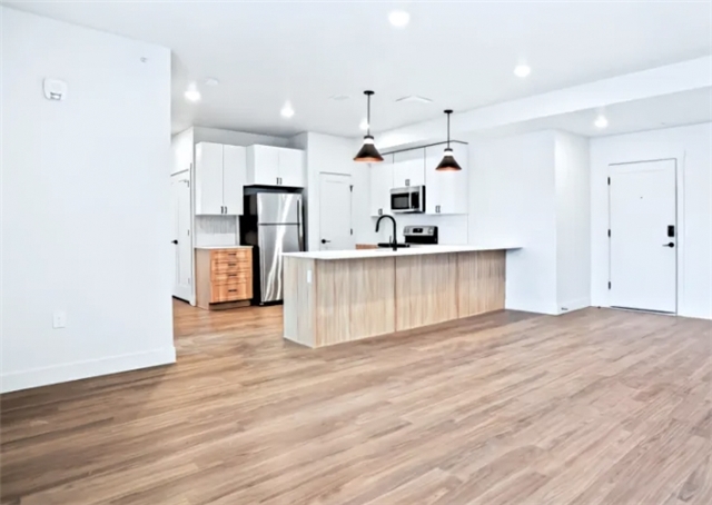 Provo Apartment: 440 W River View Way