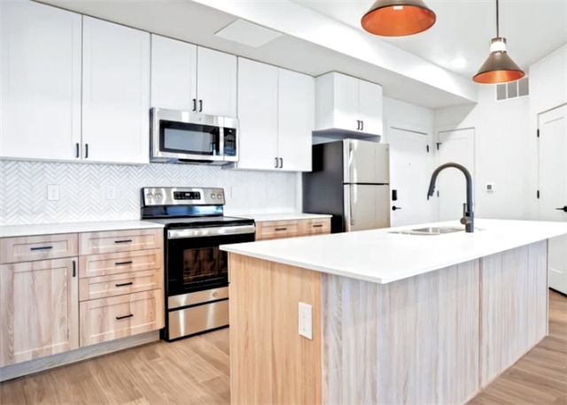 Provo Apartment: 440 W River View Way