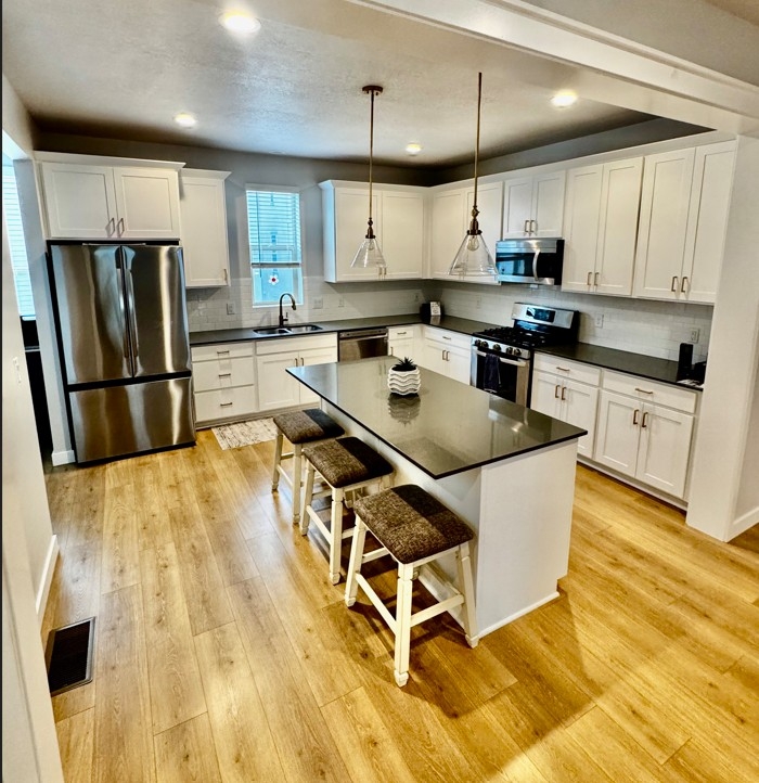 Layton Townhome: 2122 N 725 W