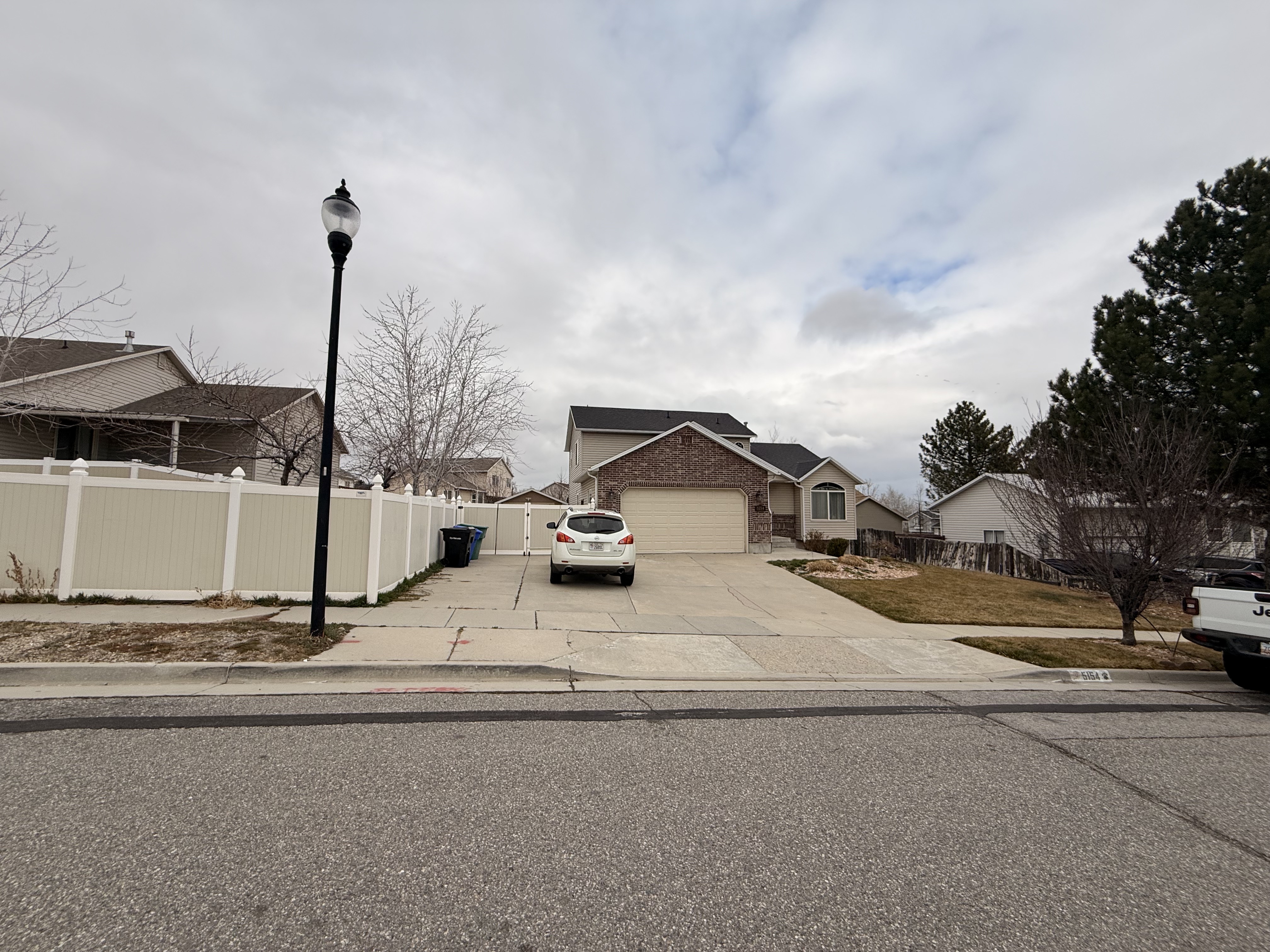 West Jordan House: 5154 W 6275 S