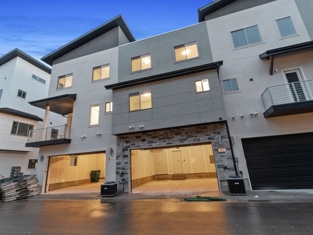 Layton Townhome: 495 W 2200 N