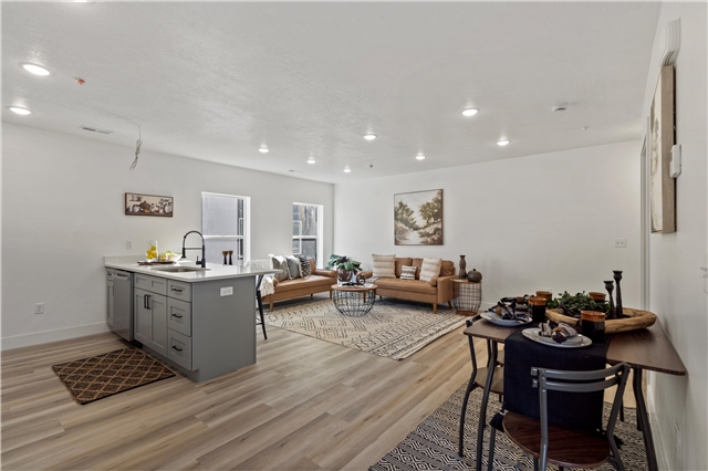 Salt Lake City Townhome: 815 W 100 S