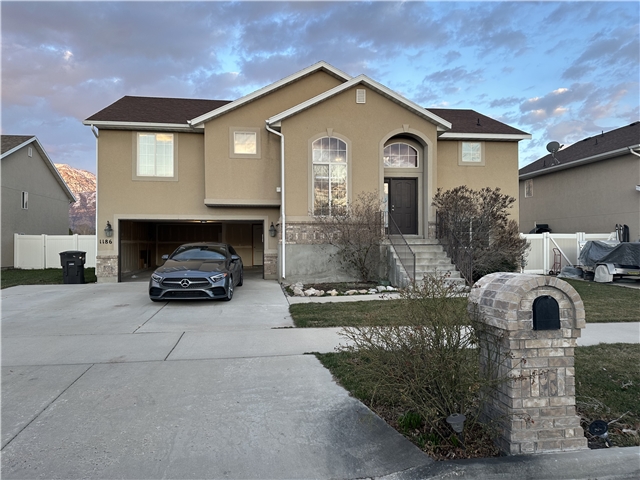 Provo House: 1186 N 3020 W
