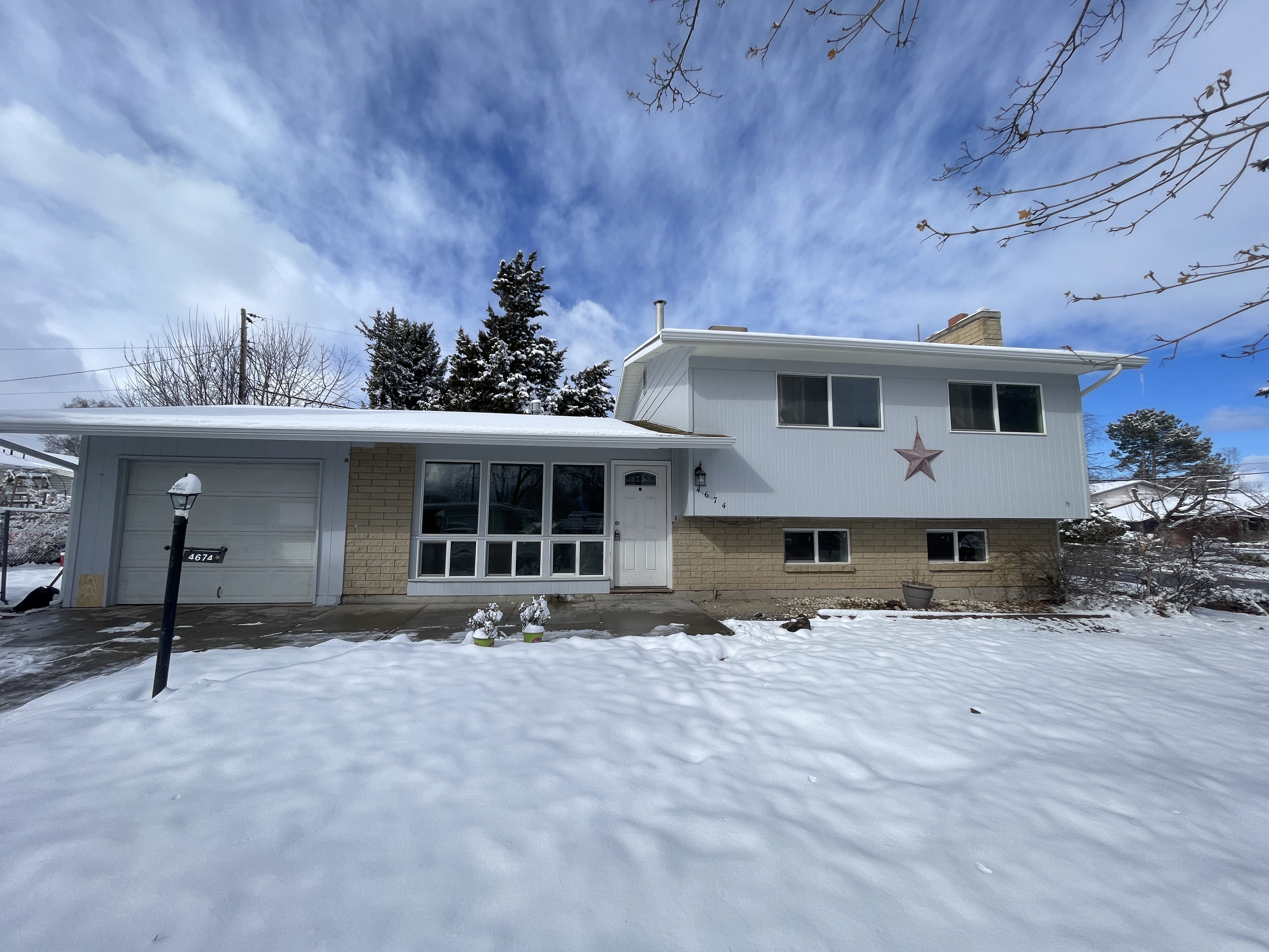 West Valley City House: 4674 S Colgate St