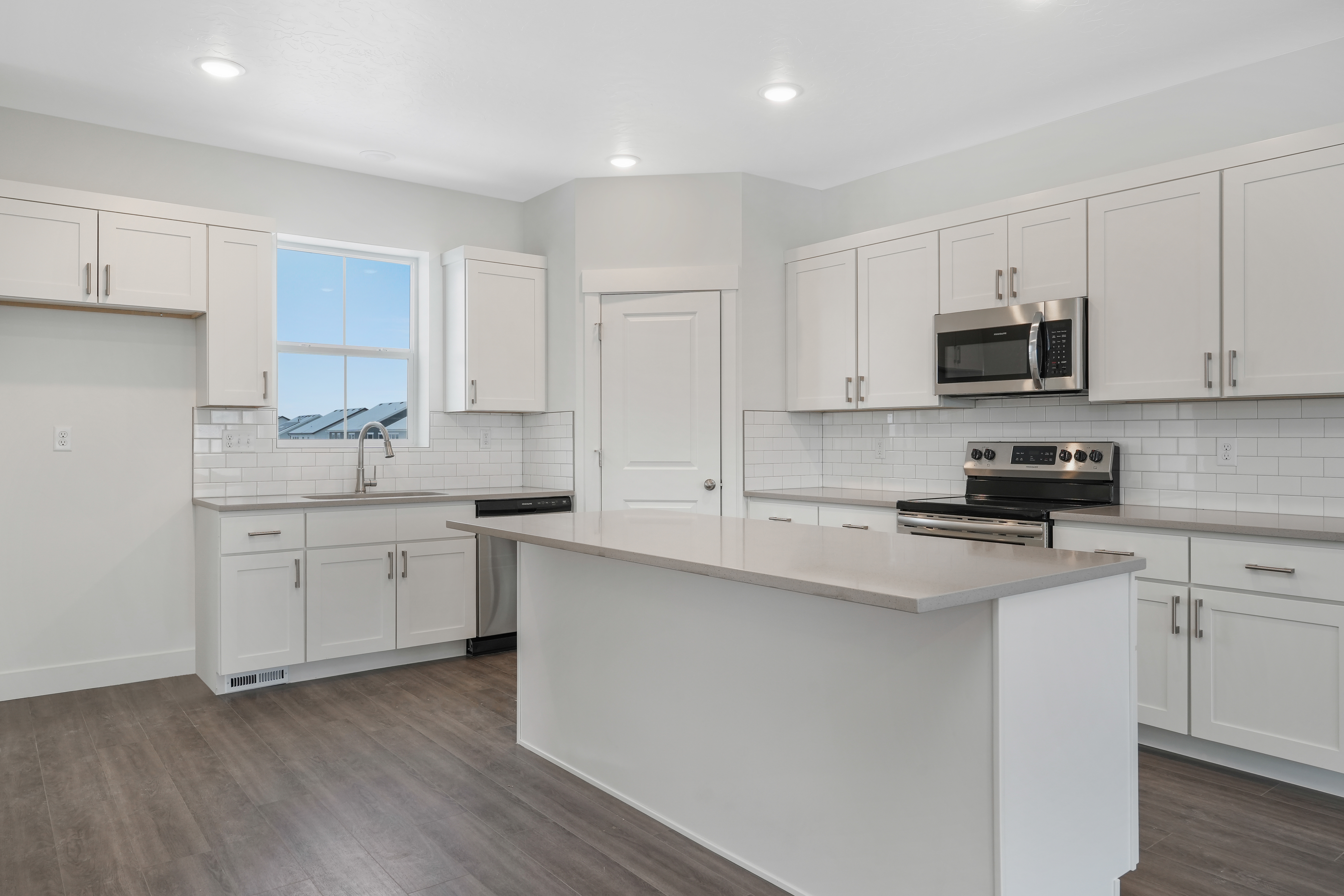 Eagle Mountain Townhome: 722 E Garden Grove Dr