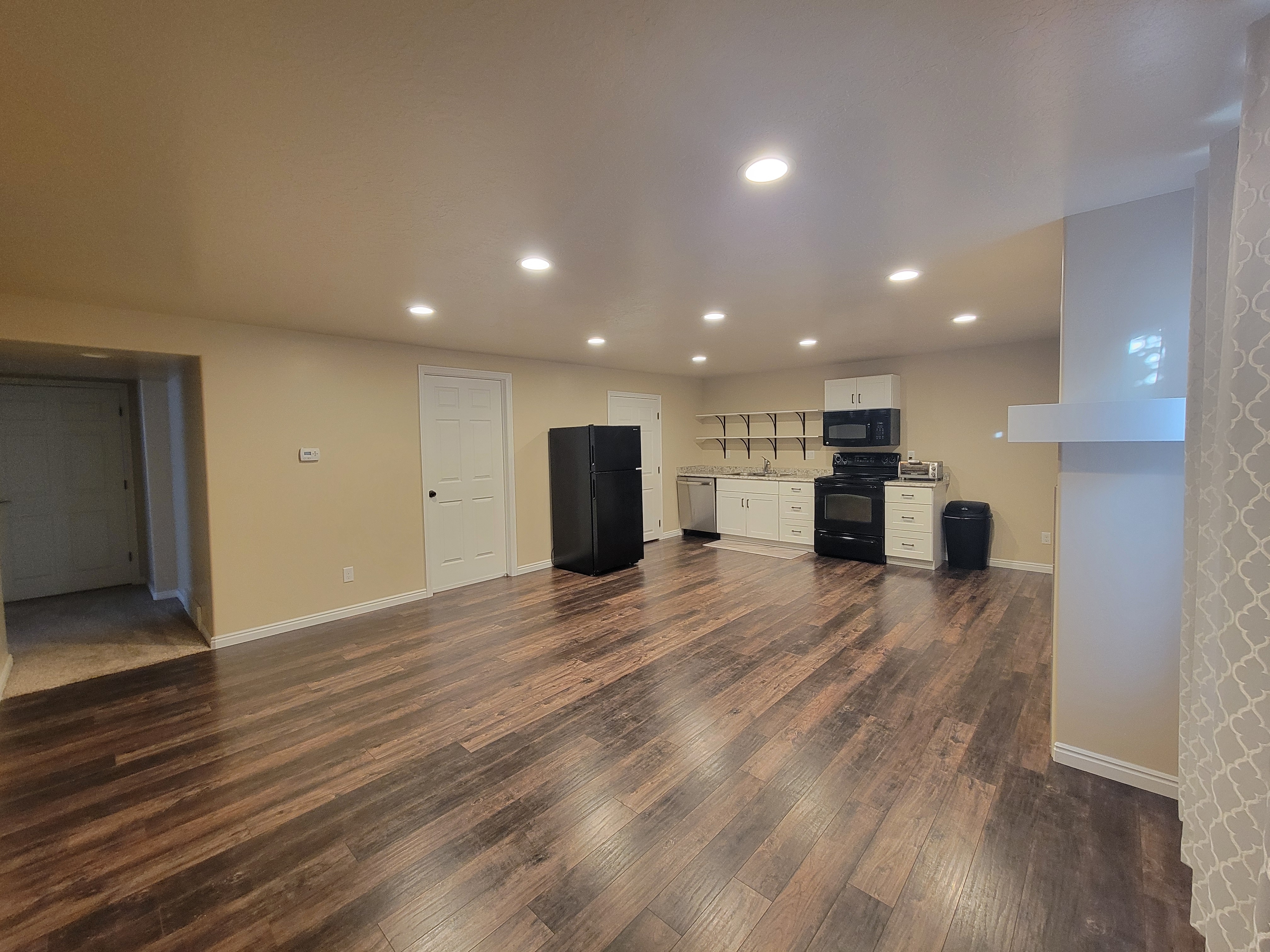 Syracuse Single Room: 1097 S 1875 W