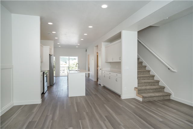 Clearfield Apartment: 359 W 290 N