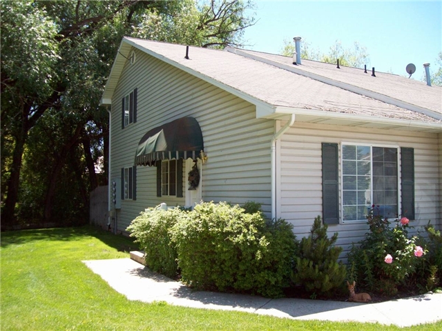 Logan Townhome: 190 W 700 N