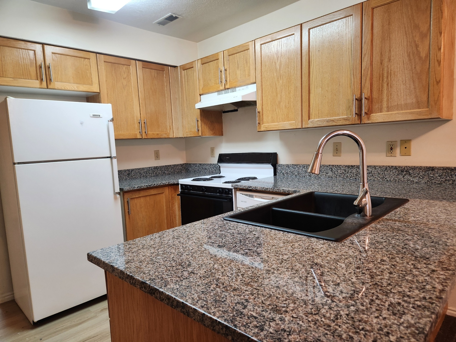 Logan Apartment: 371 E 1225 N