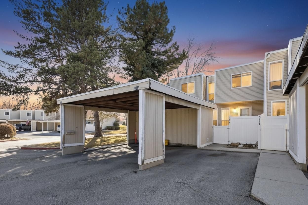 Salt Lake City Townhome: 5268 S Gravenstein Park