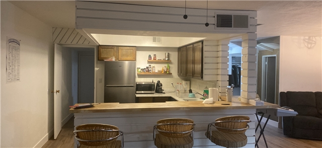 Saint George Single Room: 776 Diagonal St