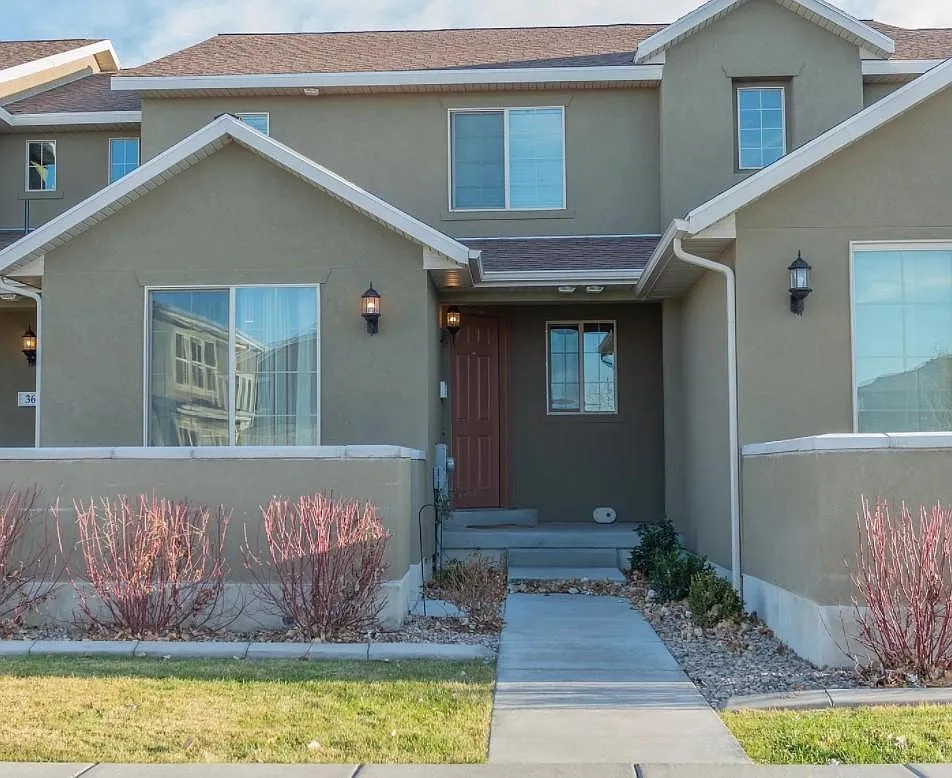 Stansbury Park Townhome: 357 E Vancott Way