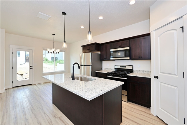 Lehi Townhome: 1377 N Sage Dr