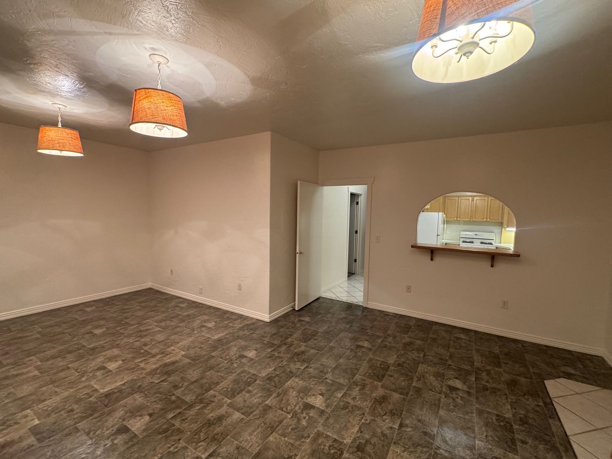 Sugar City House: 9 W Center St