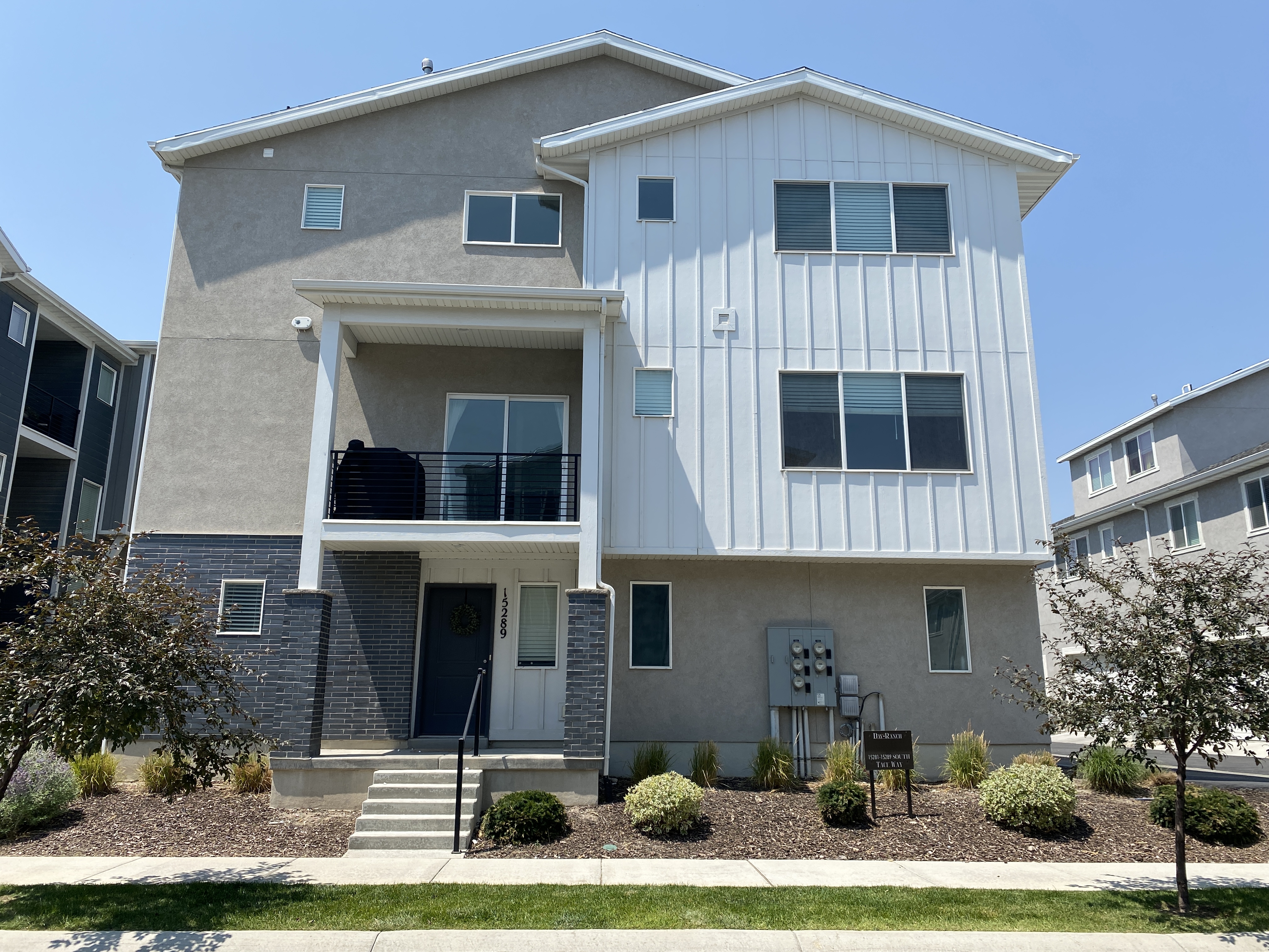 Bluffdale Townhome: 15289 S Tack Way