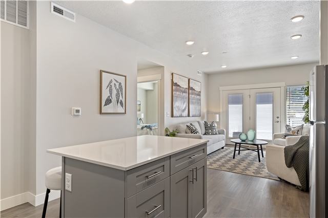 Ogden Apartment: 3433 Washington Blvd