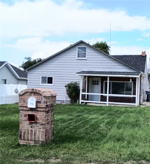 Pleasant Grove House: 140 W 400 N