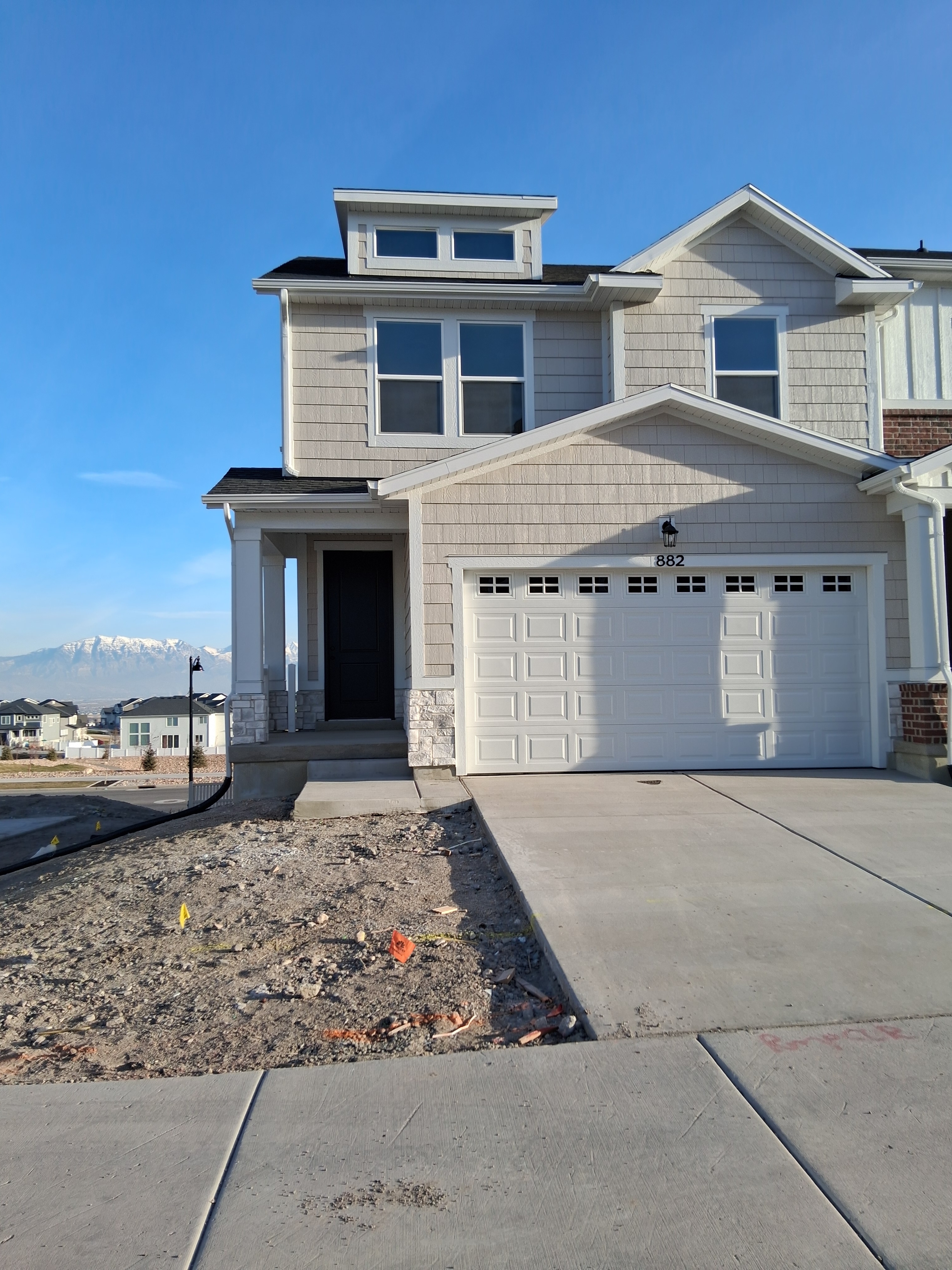 Saratoga Springs Townhome: 882 N Pugh Ln