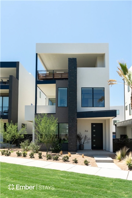 Saint George House: 744 W Olympic Ln