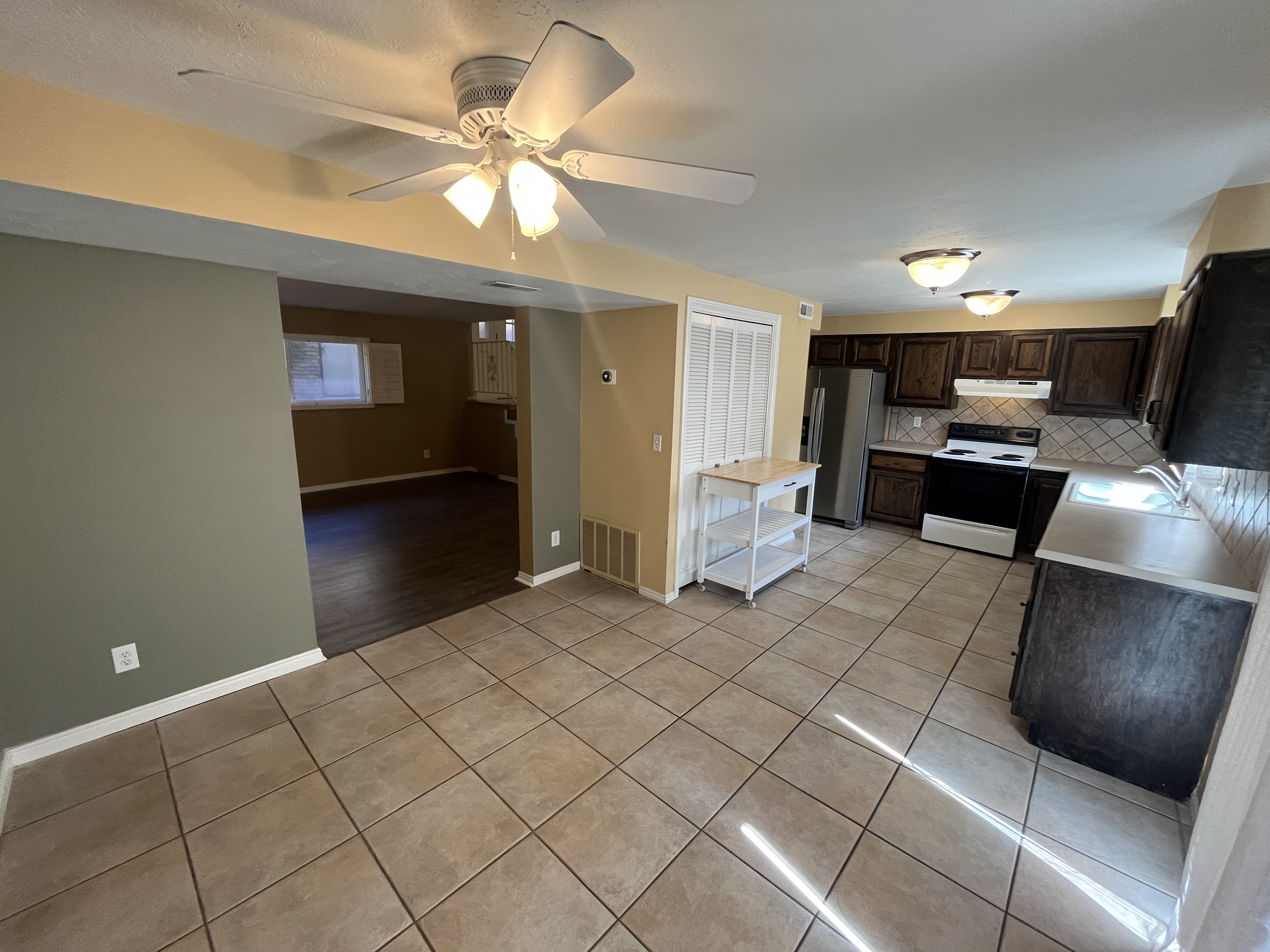 Midvale House: 730 E Baker Dr