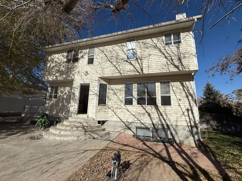 South Jordan In-Law/Basement: 4111 W 9580 S