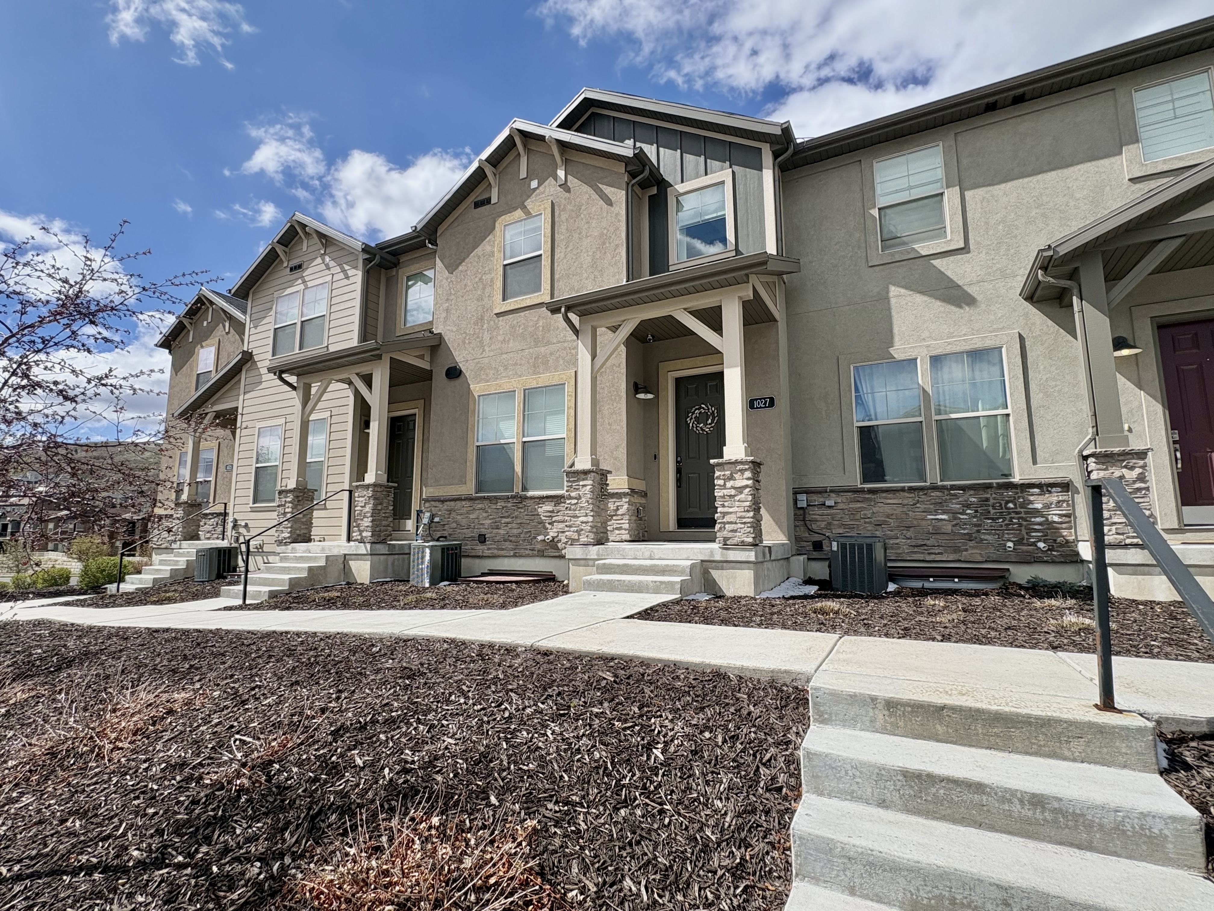 Kamas Townhome: 1027 W Wasatch Spring Rd