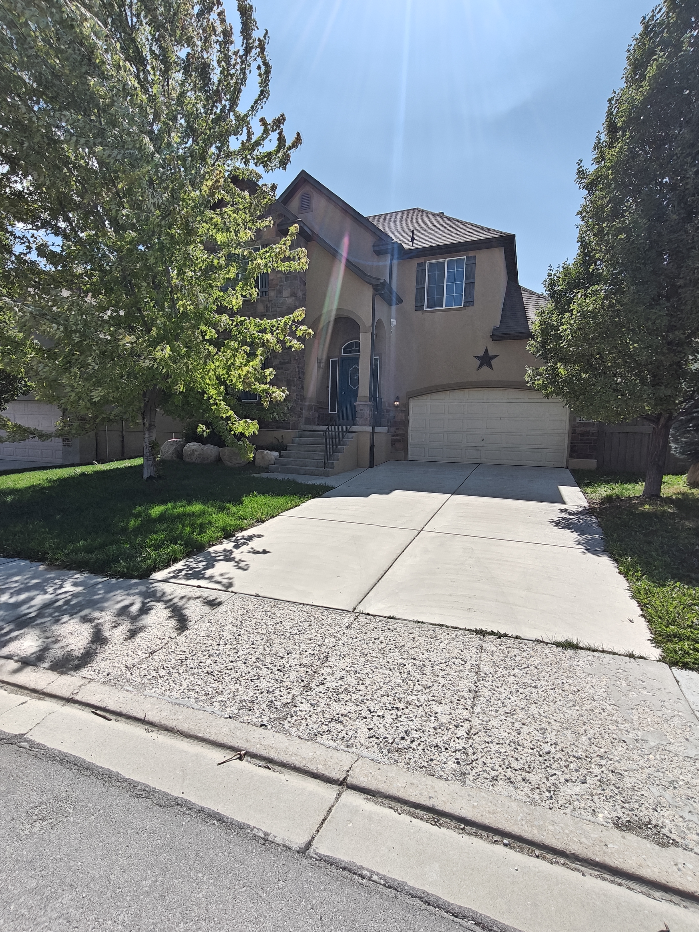 Eagle Mountain House: 2896 E Lookout Dr