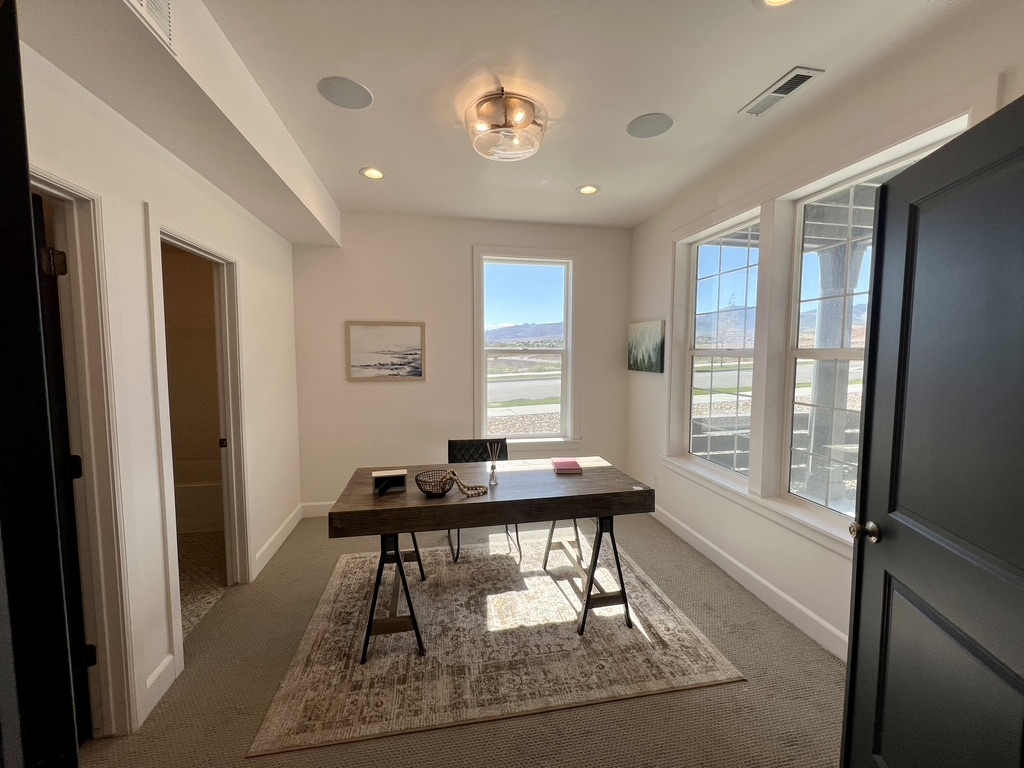 West Jordan Single Room: 7126 W Farnsworth Peak Dr